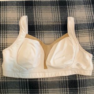 Lululemon women’s sport bra